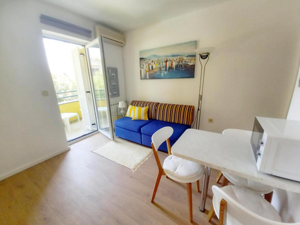 Apartment Lungomare Pula Extérieur photo