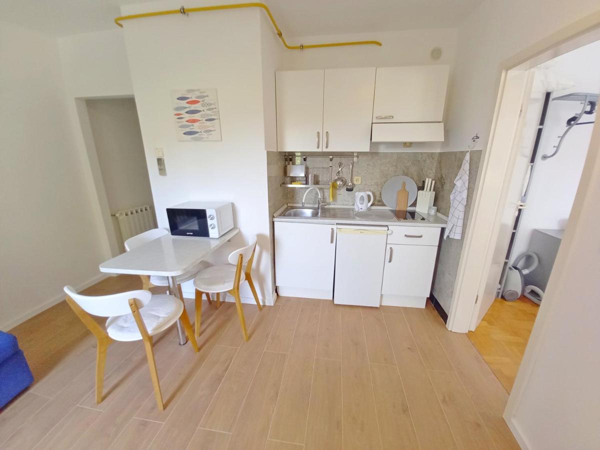 Apartment Lungomare Pula Extérieur photo